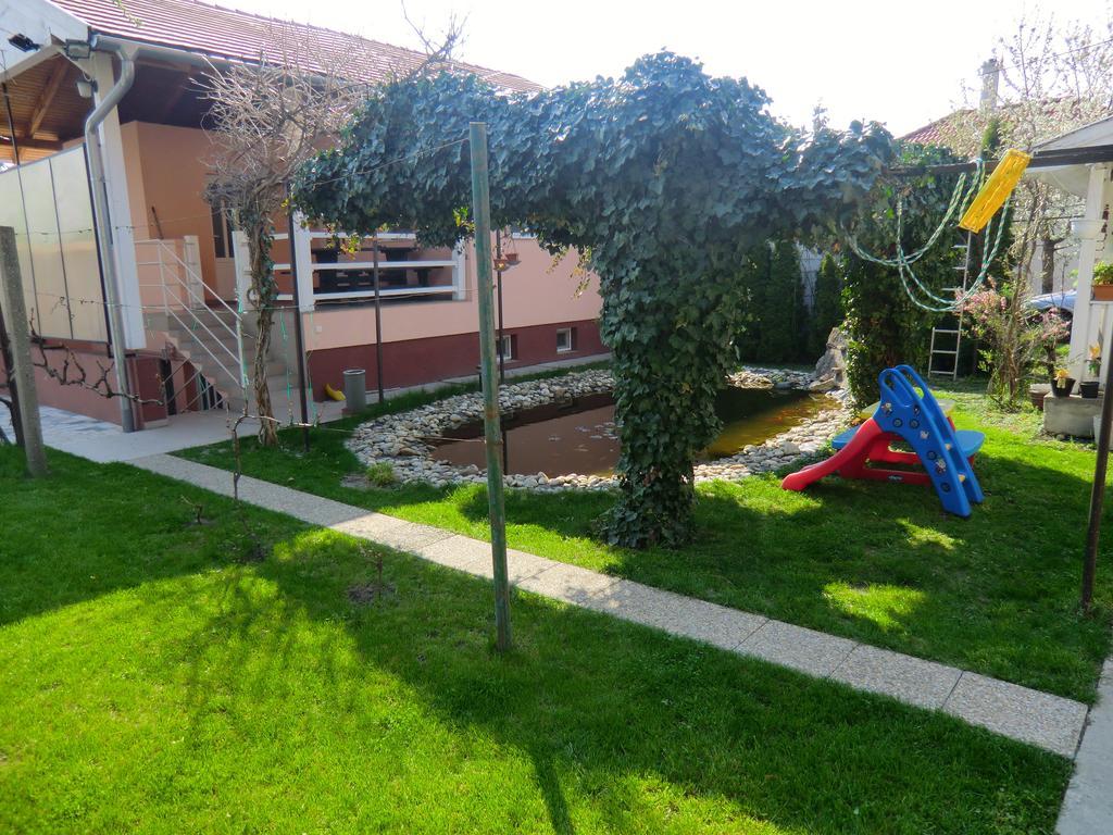 Hotel Gyorgy Vendeghaz Hegyeshalom Exterior foto