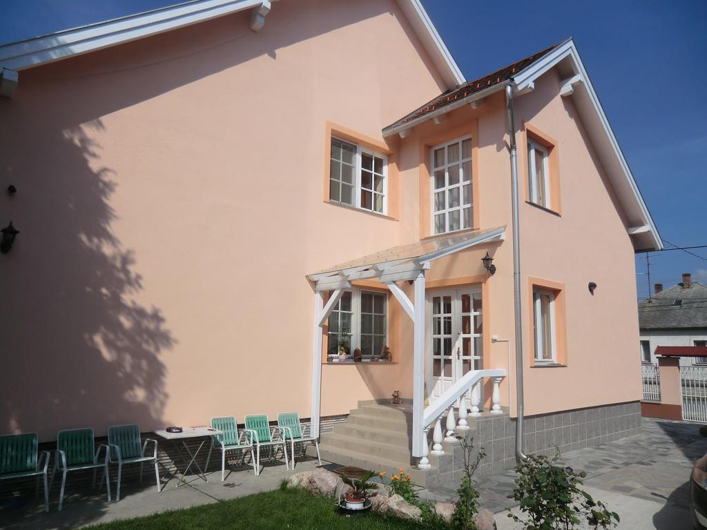 Hotel Gyorgy Vendeghaz Hegyeshalom Exterior foto